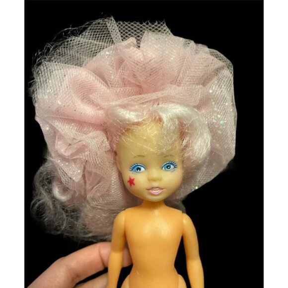 Vintage 1980s Fakie Moondreamer, lovely lady locks doll - Picture 3 of 3